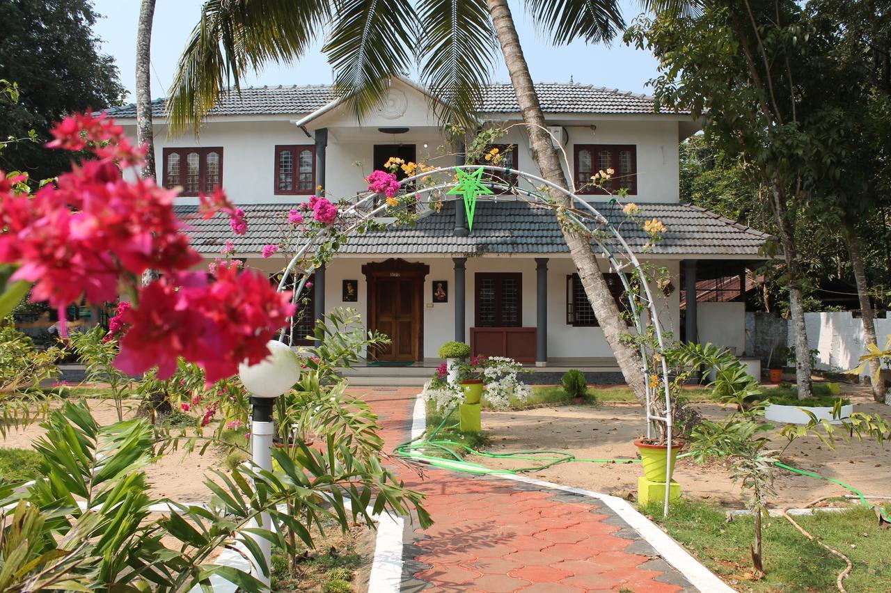 Апартаменти Marari Peterland Alappuzha Екстер'єр фото